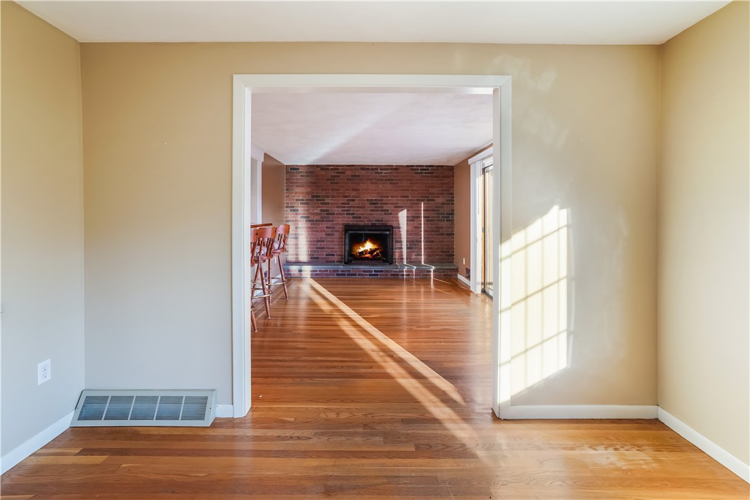 30 Haley Road Warwick, RI 02889 - Photo 8 of 23 Gallery Image 8