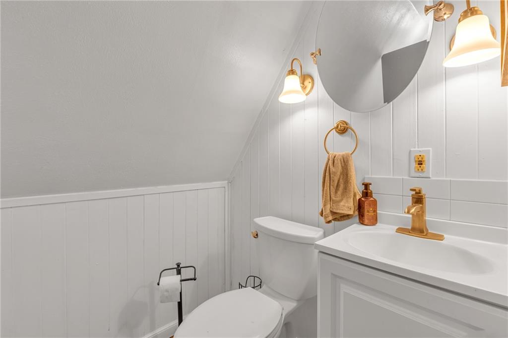 125 Oakville Road Beaver Falls, PA 15010 - Photo 26 of 38