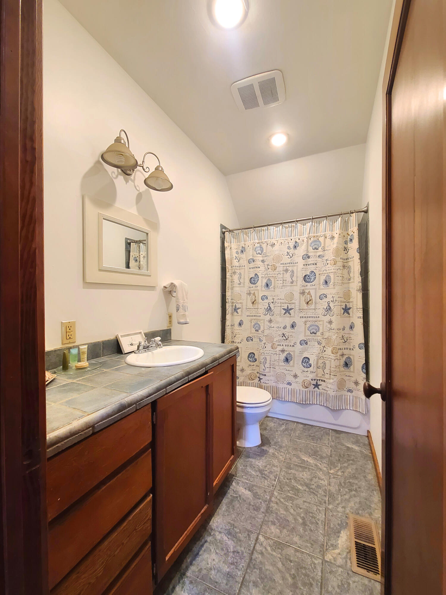 8026 Upper Applegate Road Jacksonville, OR 97530 - Photo 26 of 52 upstairs bath