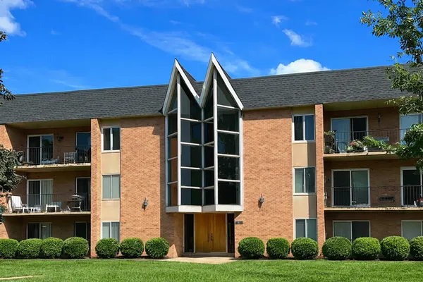 $199,000 | 1001 North Mill Street, Unit 203, Naperville, IL 60563