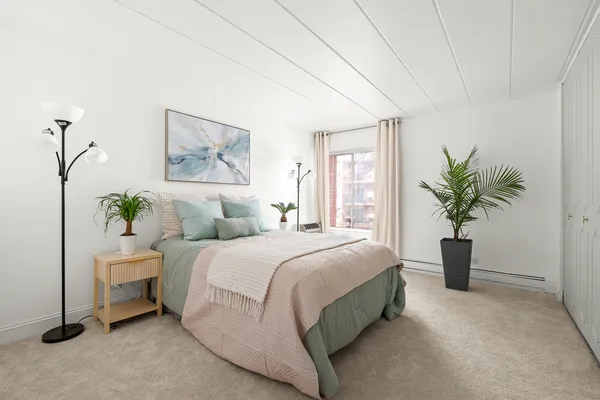 $199,000 | 1001 North Mill Street, Unit 203, Naperville, IL 60563