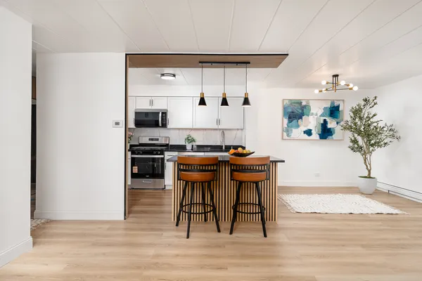 $199,000 | 1001 North Mill Street, Unit 203, Naperville, IL 60563