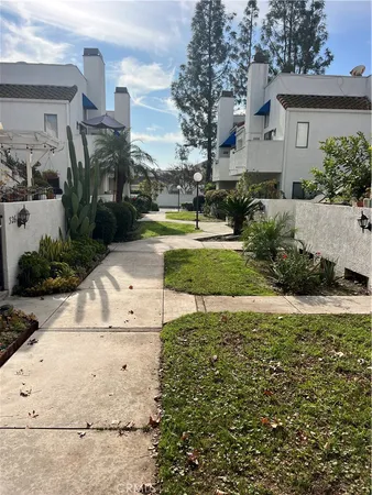 a view of back yard of the house