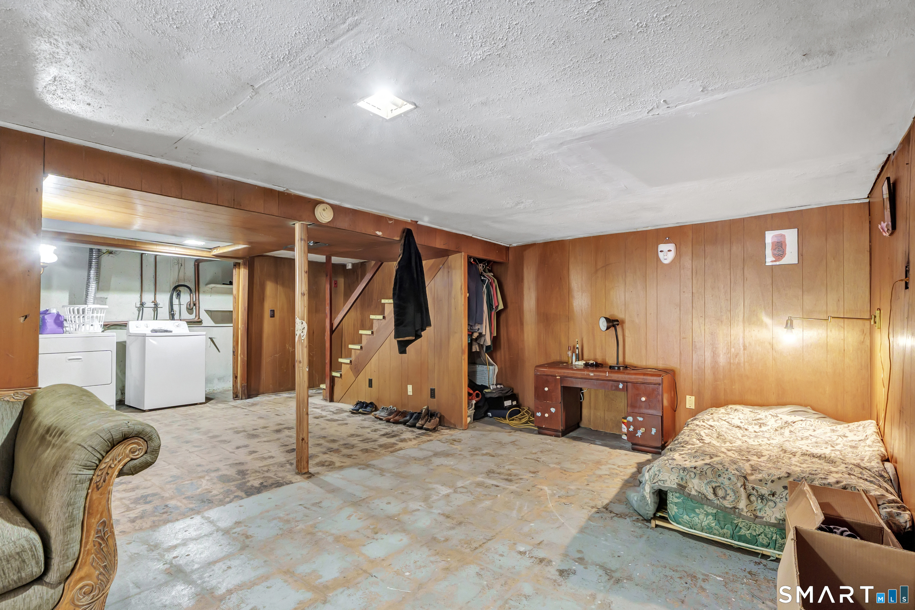 136 Harrison Drive Hamden, CT 06514 - Photo 18 of 20 a bed room with furniture and a bathroom