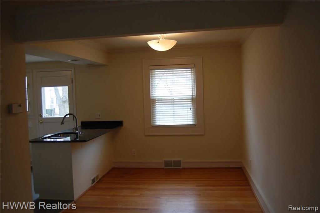 1734 Graefield Road Birmingham, MI 48009 - Photo 5 of 10