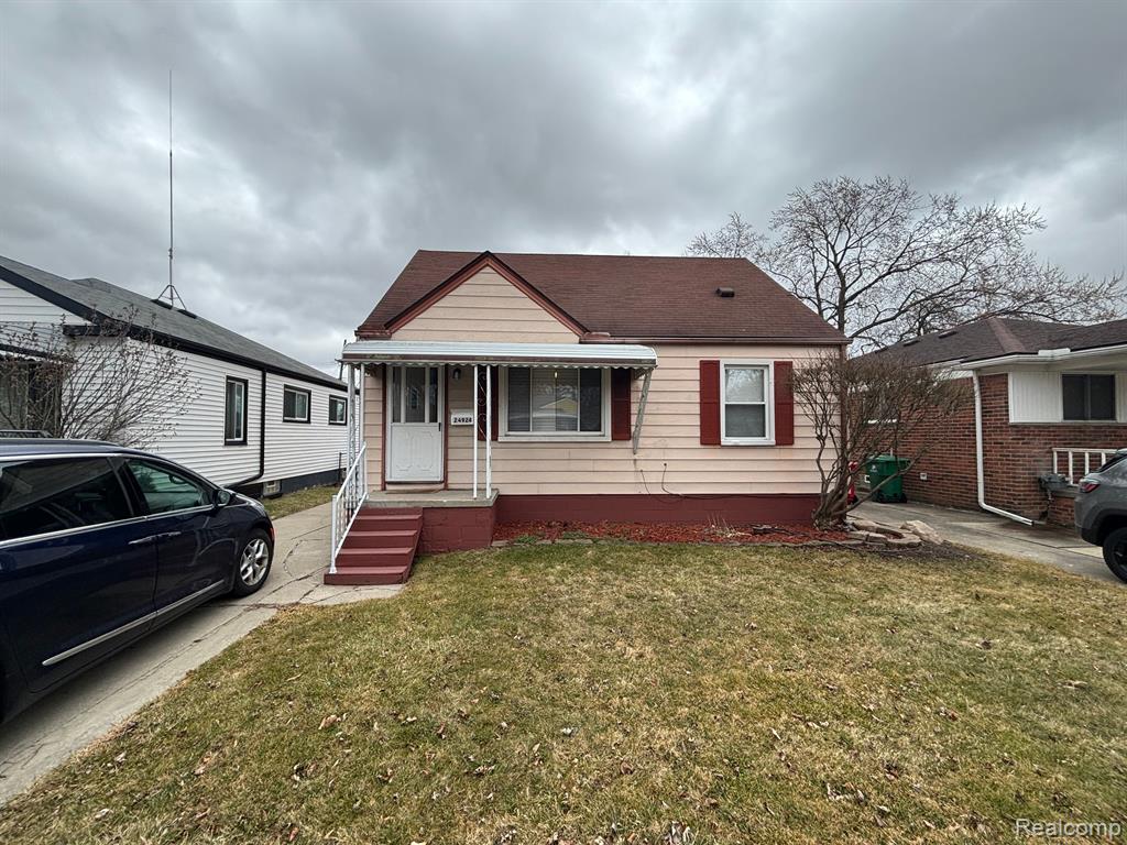 24924 Grove Avenue Eastpointe, MI 48021 - Photo 1 of 9