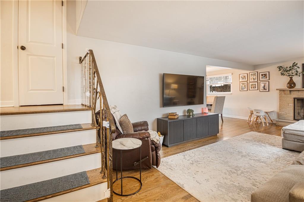 8748 Prescott Drive Pittsburgh, PA 15237 - Photo 2 of 36