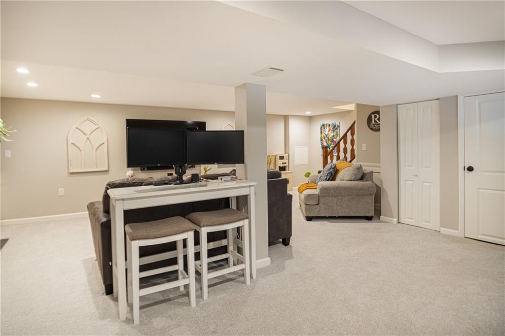 8748 Prescott Drive Pittsburgh, PA 15237 - Photo 23 of 36