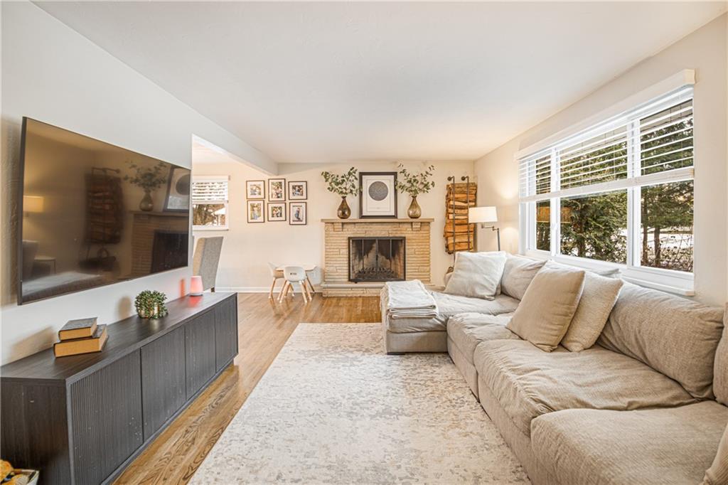 8748 Prescott Drive Pittsburgh, PA 15237 - Photo 4 of 36