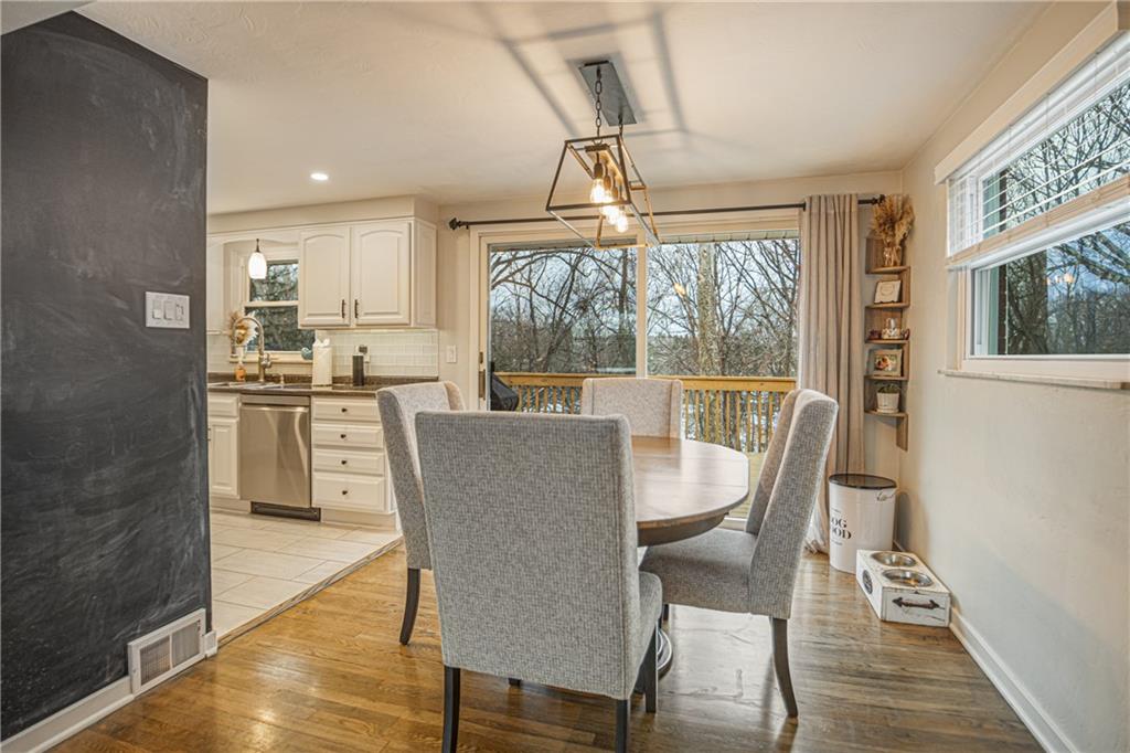 8748 Prescott Drive Pittsburgh, PA 15237 - Photo 7 of 36