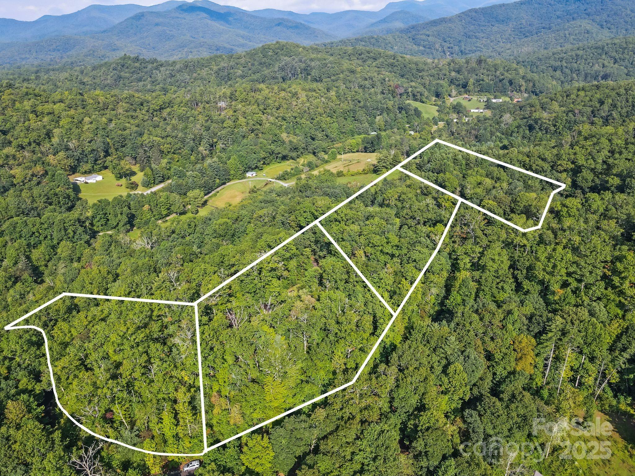 a view of a tennis court