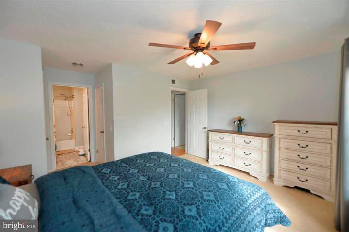 109 Fort Evans Road Southeast, Unit C Leesburg, VA 20175 - Photo 8 of 20 Primary bedroom