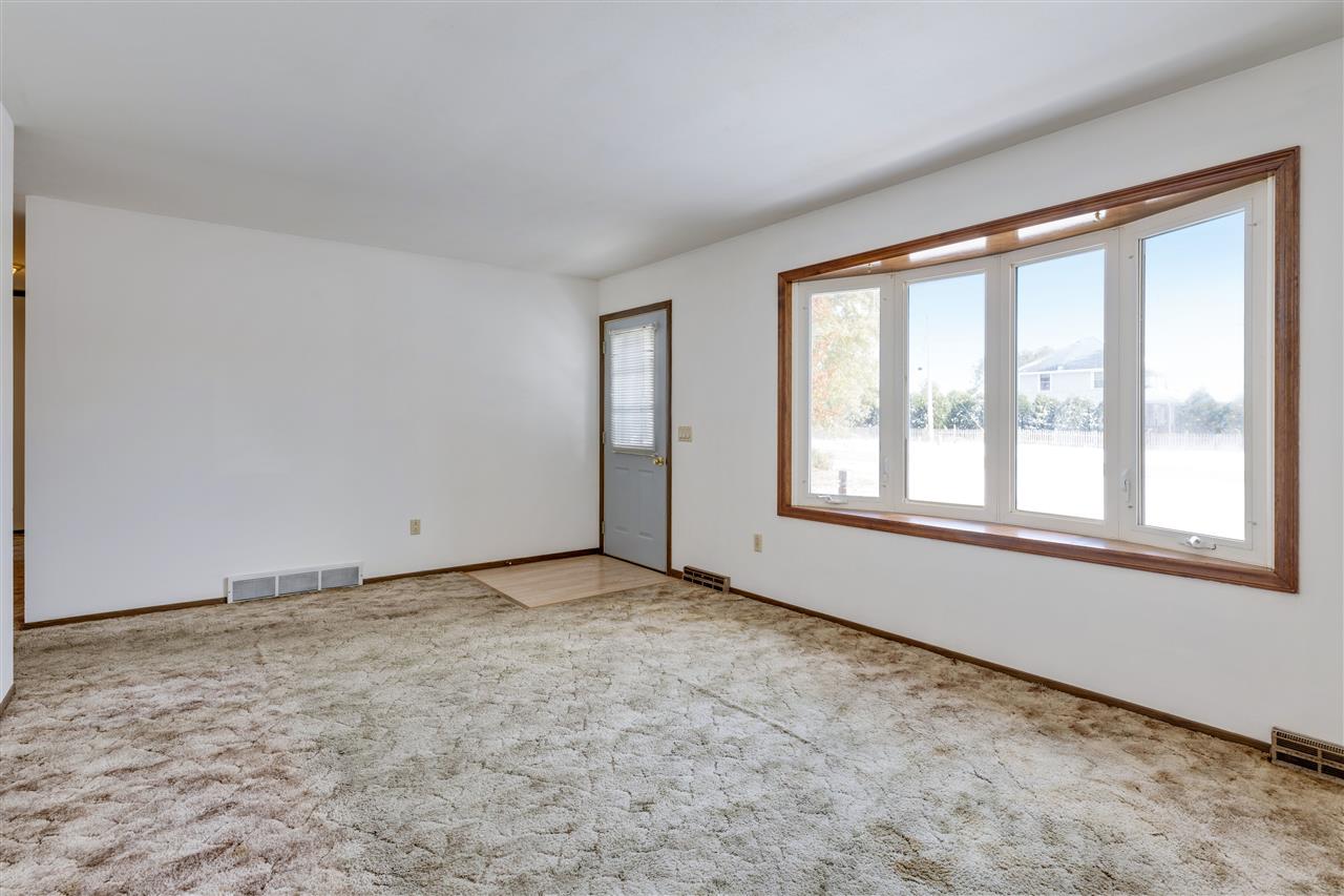 12510 Dorr Road Rockton, IL 61072 - Photo 4 of 15 Gallery Image 4