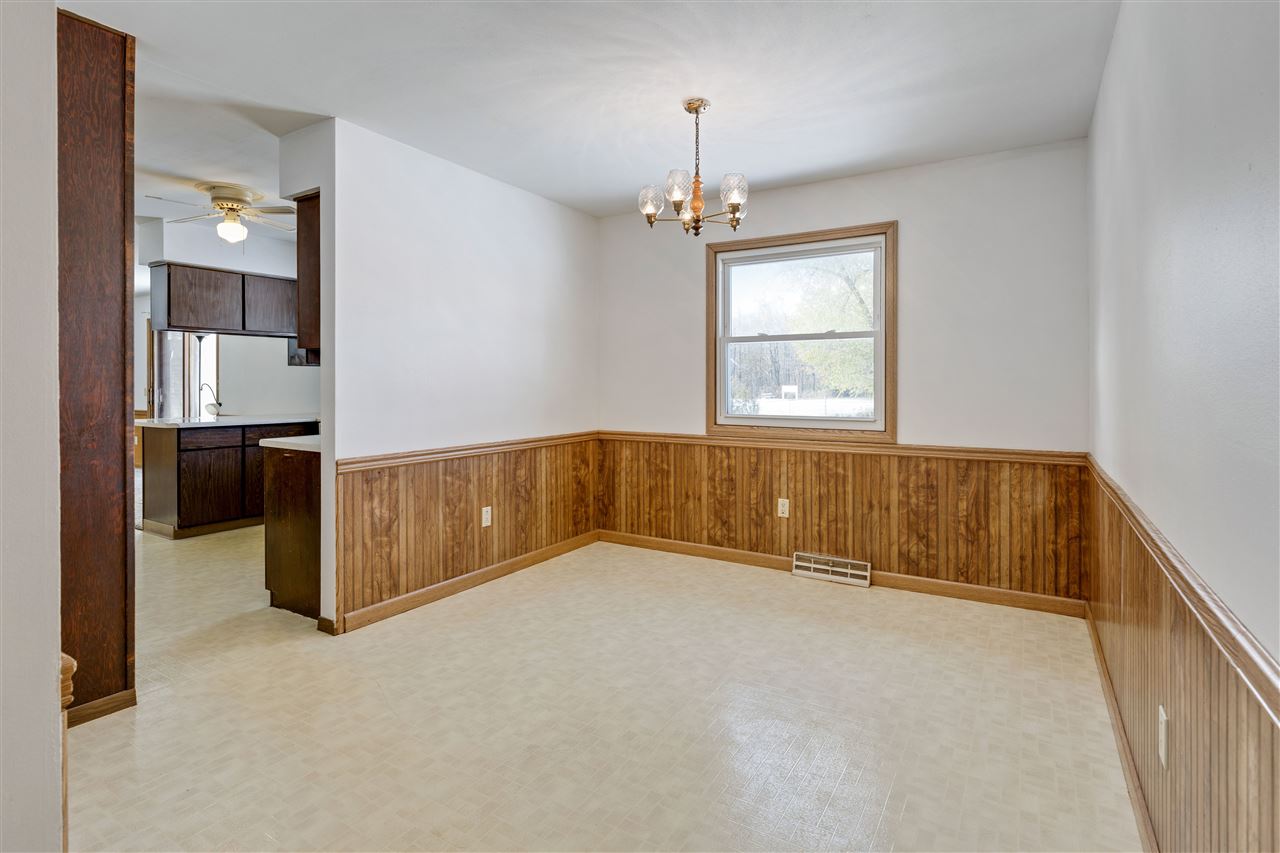 12510 Dorr Road Rockton, IL 61072 - Photo 5 of 15 Gallery Image 5