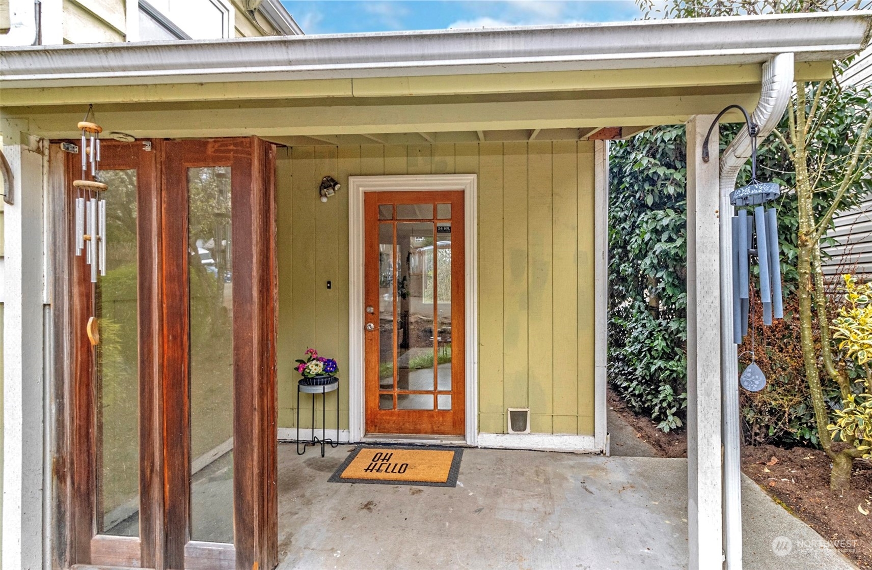 9048 3rd Avenue South Seattle, WA 98108 - Photo 2 of 36 a view of a front door of the house