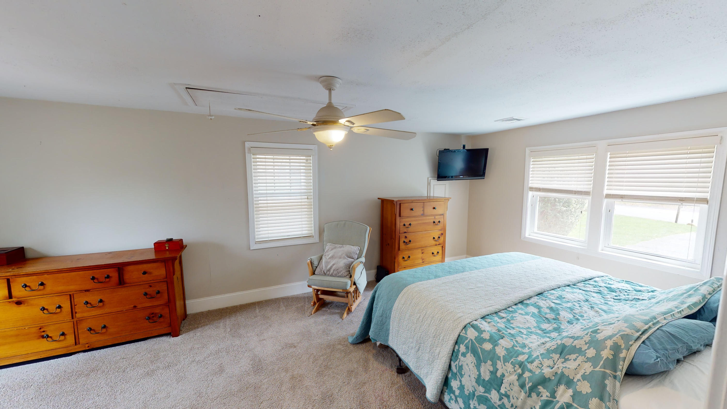 116 Oldham Road Osterville, MA 02655 - Photo 5 of 29 a bedroom with a bed and a window