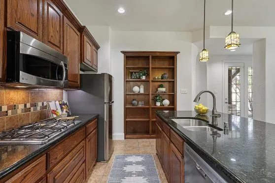 $875,000 | 2201 Shakespeare Street, Carrollton, TX 75010