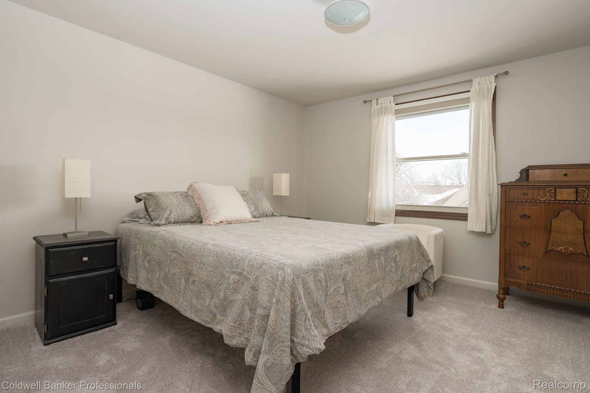 635 Snowmass Drive Rochester, MI 48309 - Photo 19 of 27 635-Snowmass-Dr-Bedroom 2.jpg