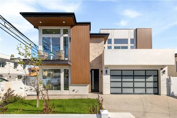 $2,899,000 | 2001 Speyer Lane, Redondo Beach, CA 90278
