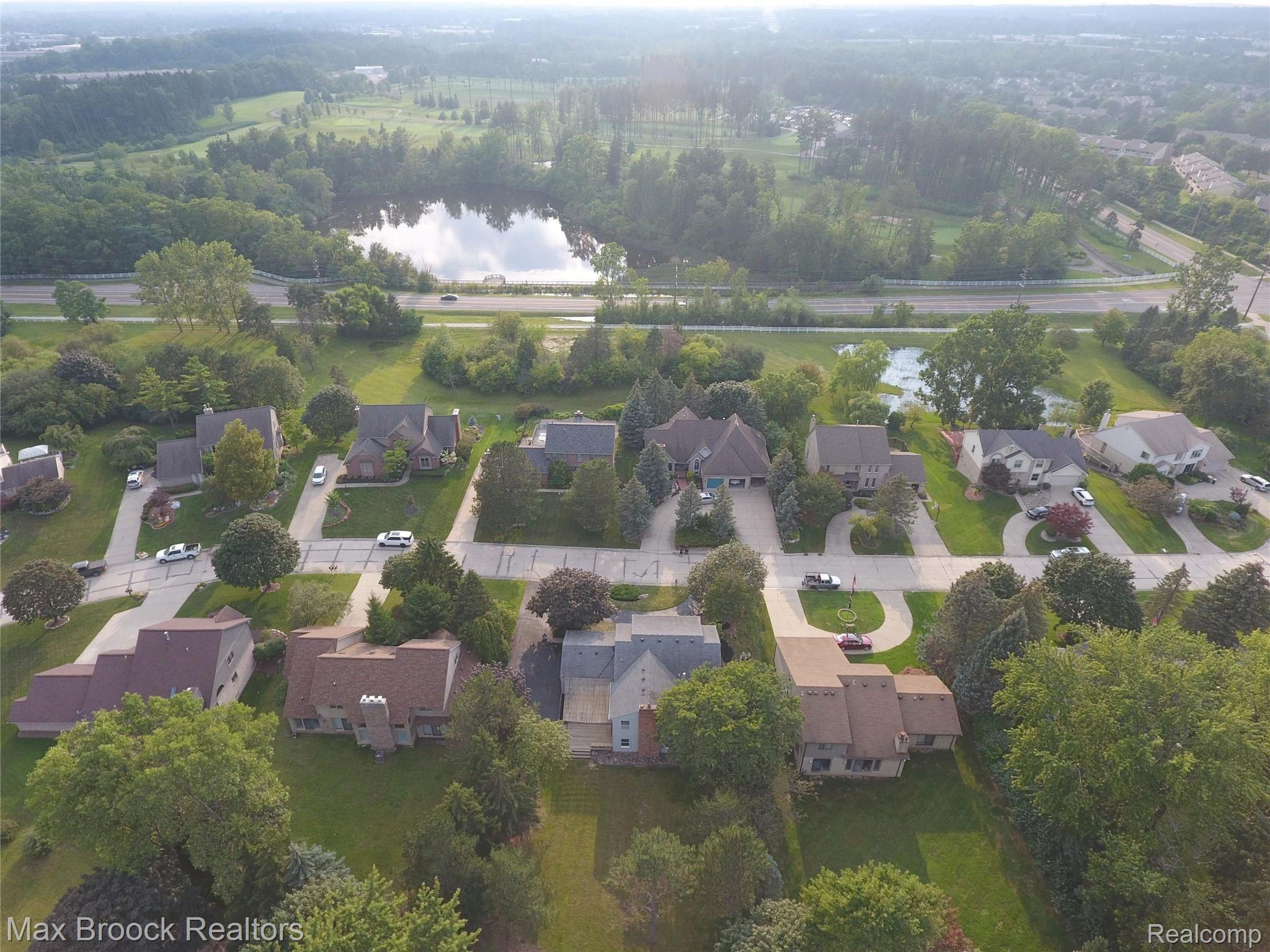 37206 Chesapeake Road Farmington, MI 48335 - Photo 29 of 31 Aerial