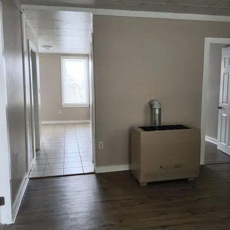 $1,295 | 44 Winter Street, Unit 2S, Fall River, MA 02720
