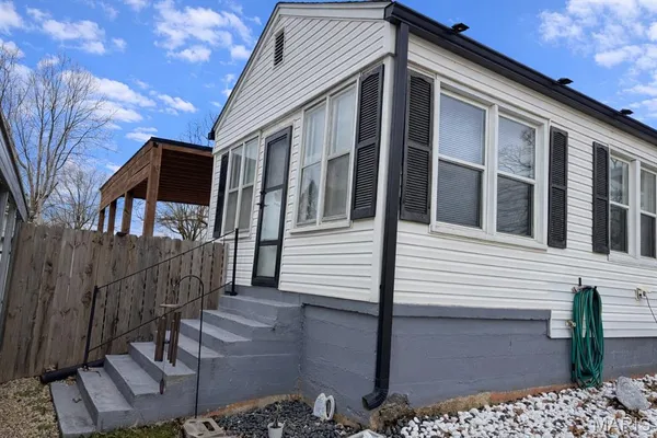 $235,000 | 103 North Country Lane, Desloge, MO 63601