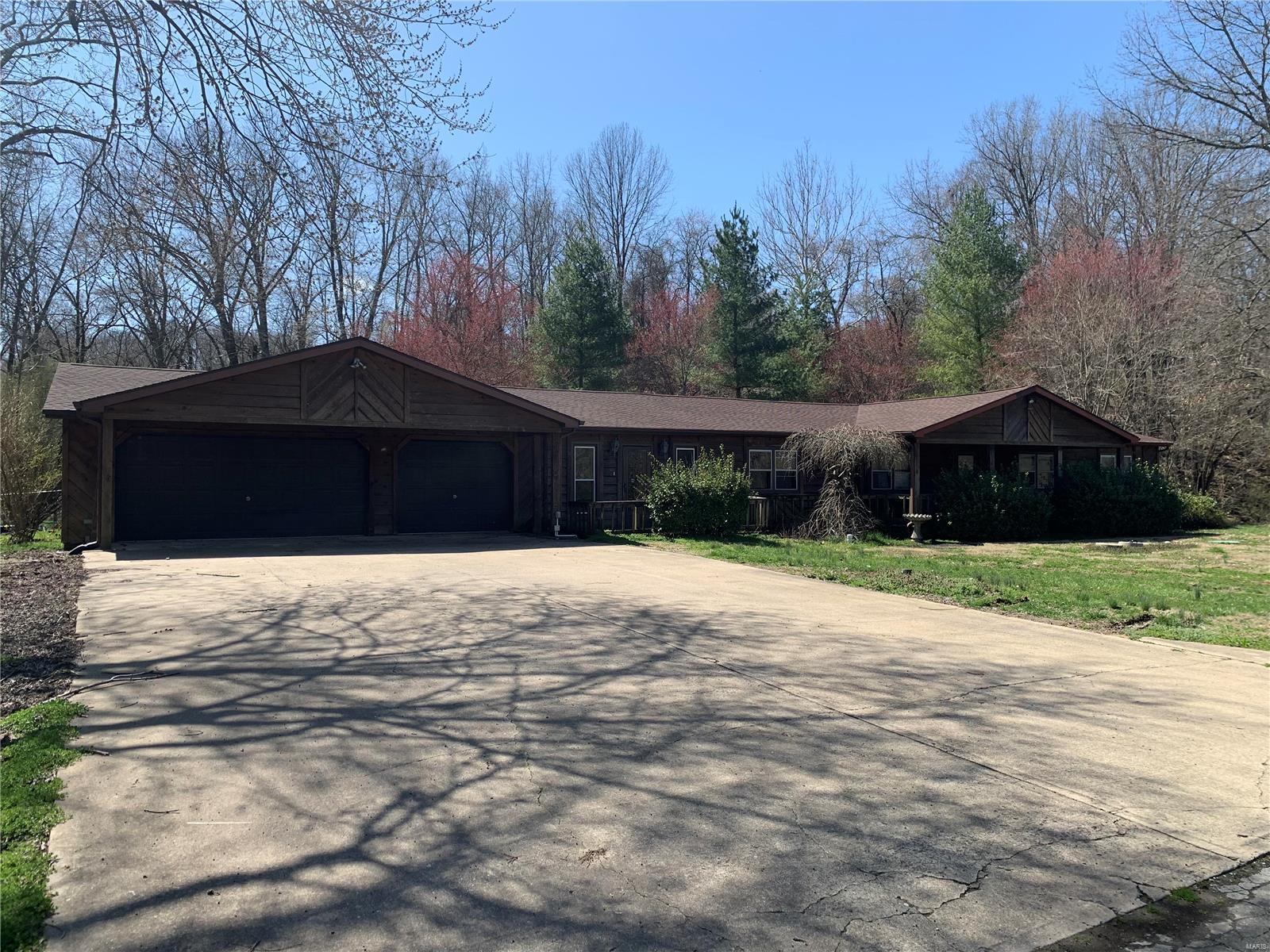 6874 Lebanon Road Collinsville, IL 62234 - Photo 2 of 59