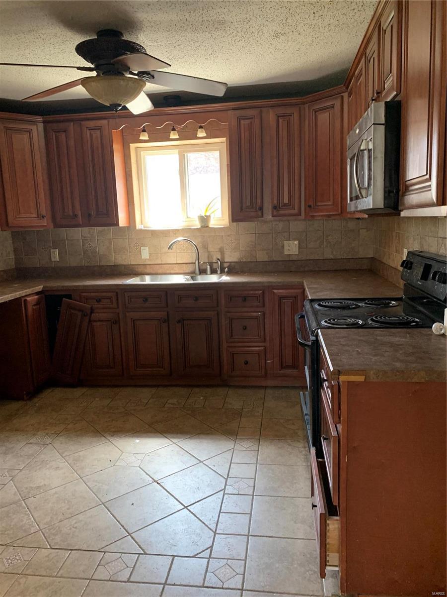 6874 Lebanon Road Collinsville, IL 62234 - Photo 15 of 59