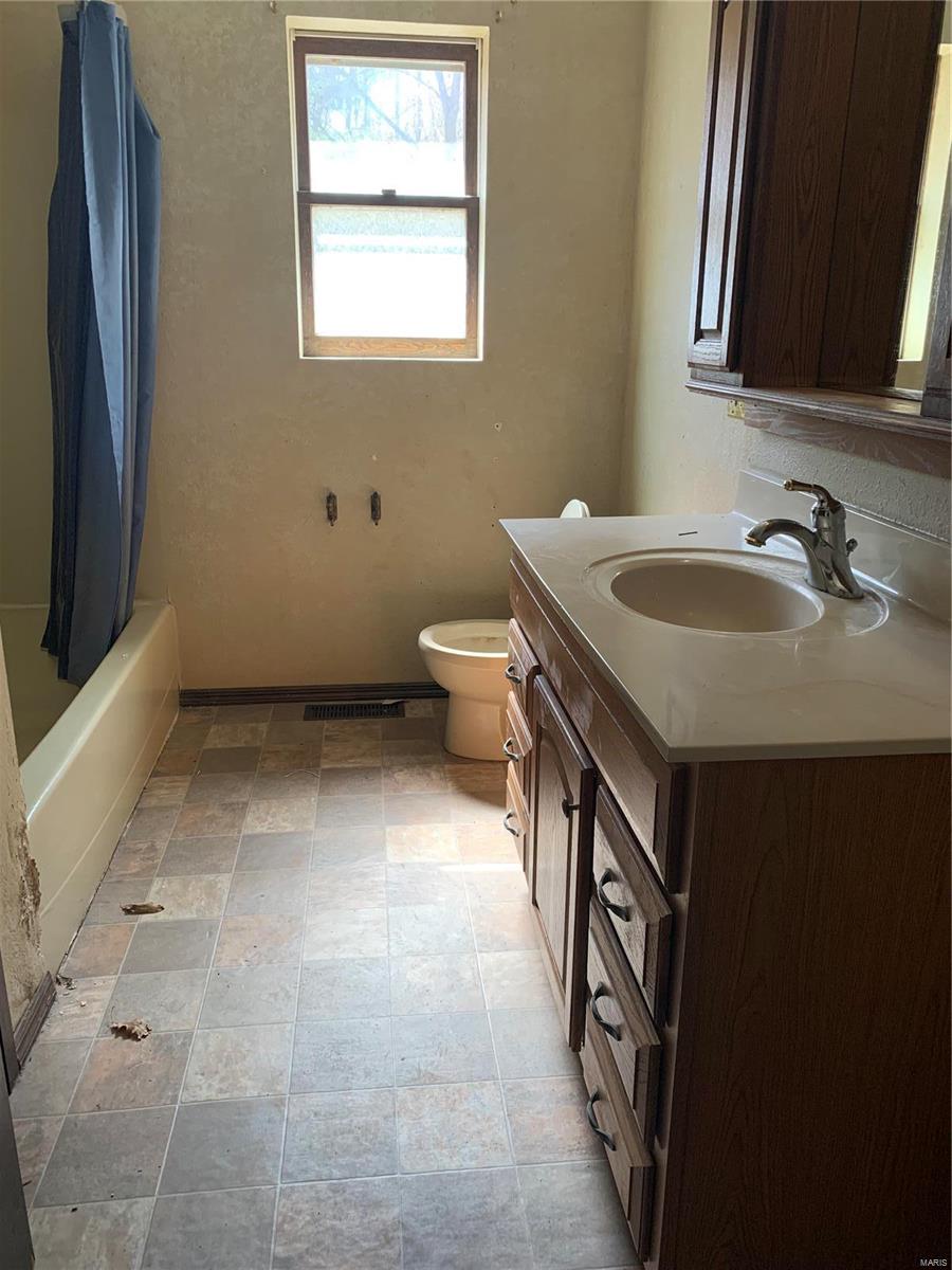 6874 Lebanon Road Collinsville, IL 62234 - Photo 22 of 59