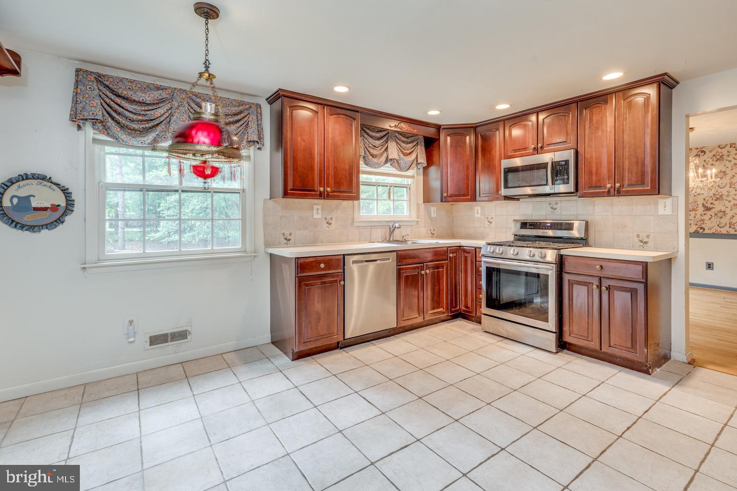 1039 Shawnee Lane Shamong, NJ 08088 - Photo 14 of 39