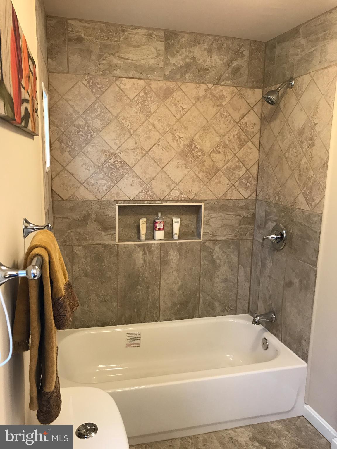 3905 Ridgecroft Road Baltimore, MD 21206 - Photo 12 of 30 Designer Tile with Shampoo Niche