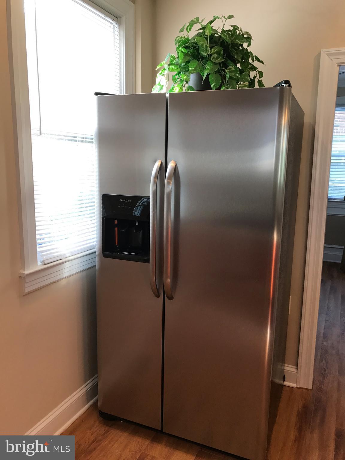 3905 Ridgecroft Road Baltimore, MD 21206 - Photo 7 of 30 Kitchen - Large refrigerator with ice maker