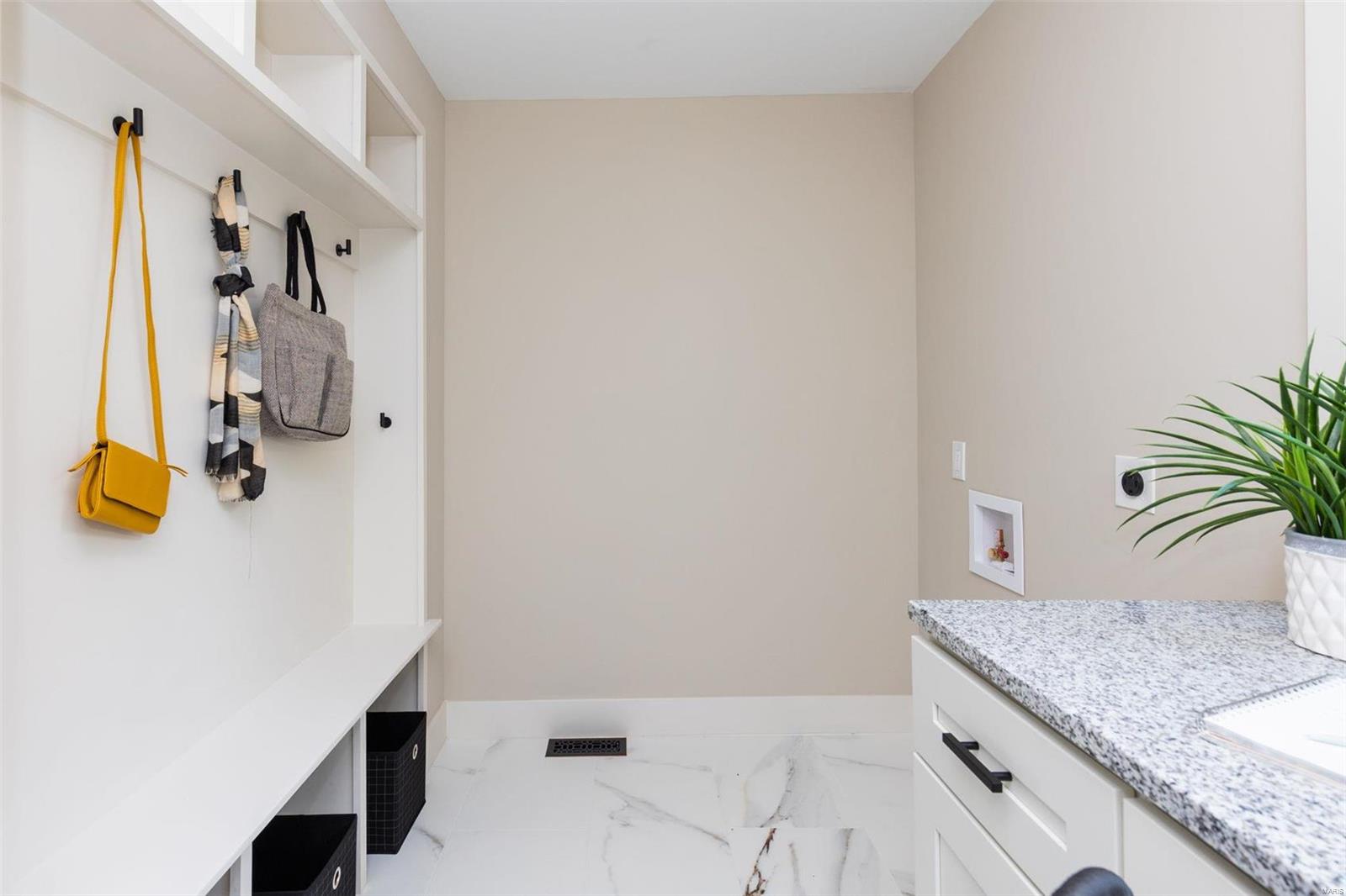 2001 North Geyer Road St. Louis, MO 63131 - Photo 44 of 67 Gallery Image 44