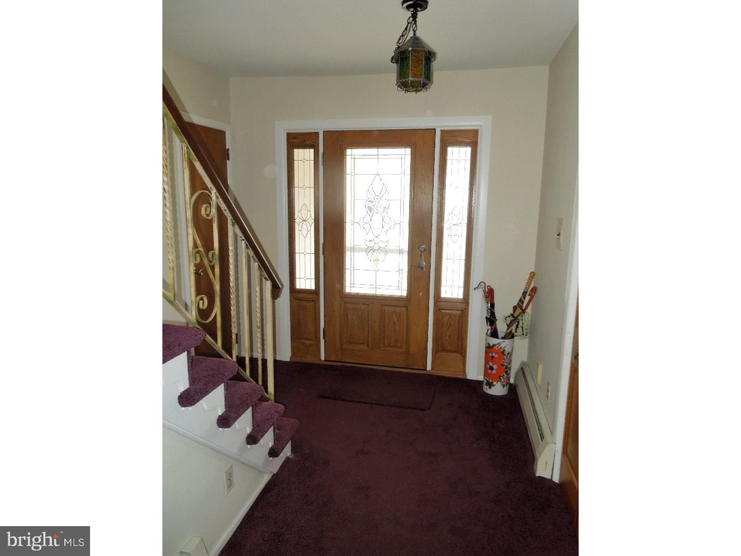 276 Manor Road Harleysville, PA 19438 - Photo 8 of 23 Foyer