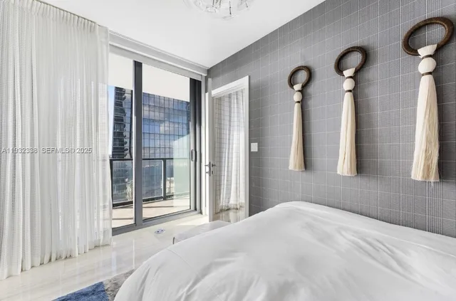 $9,500 | 1451 Brickell Avenue, Unit 2505, Miami, FL 33131