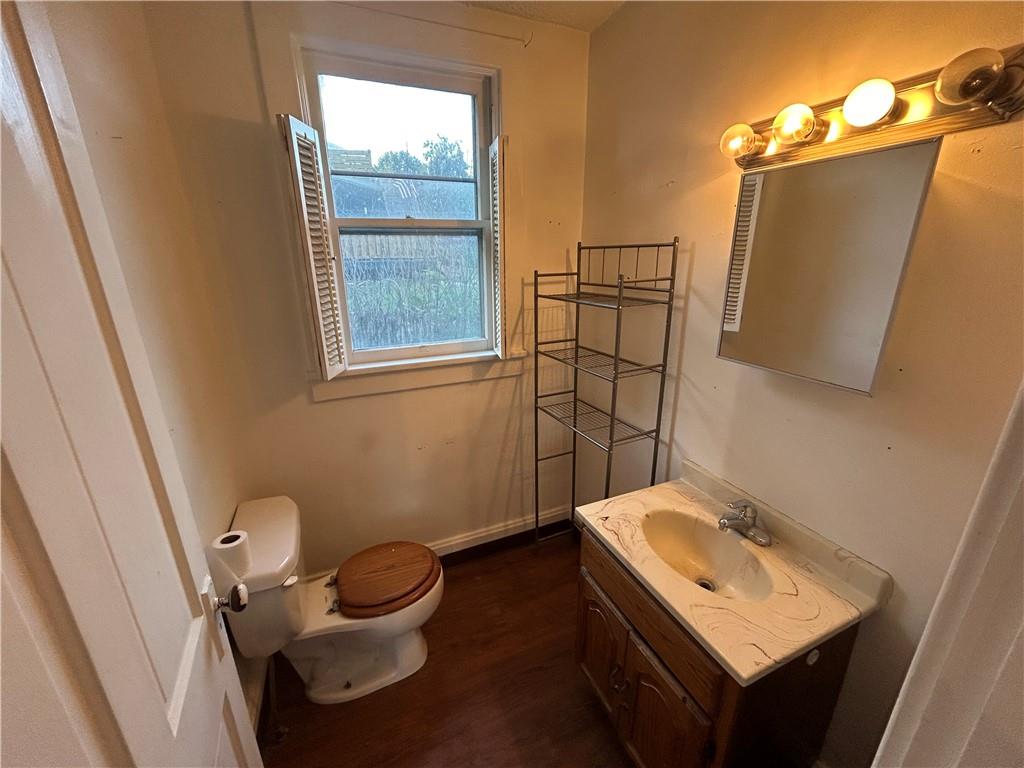 25 East Craig Street Uniontown, PA 15401 - Photo 10 of 18 a bathroom with a sink toilet and window