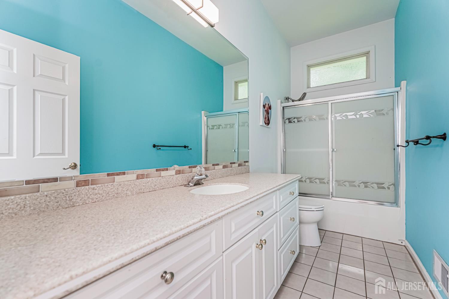 93 Sand Hills Road Kendall Park, NJ 08824 - Photo 25 of 31