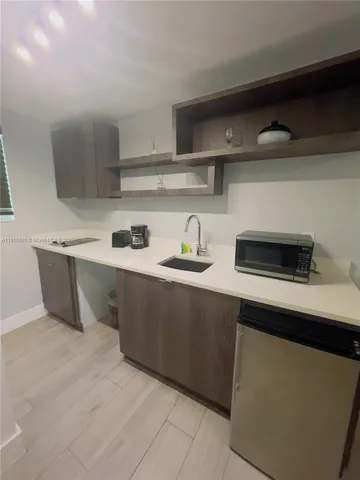 $2,495 | 6755 Harding Avenue, Unit 817, Miami Beach, FL 33141