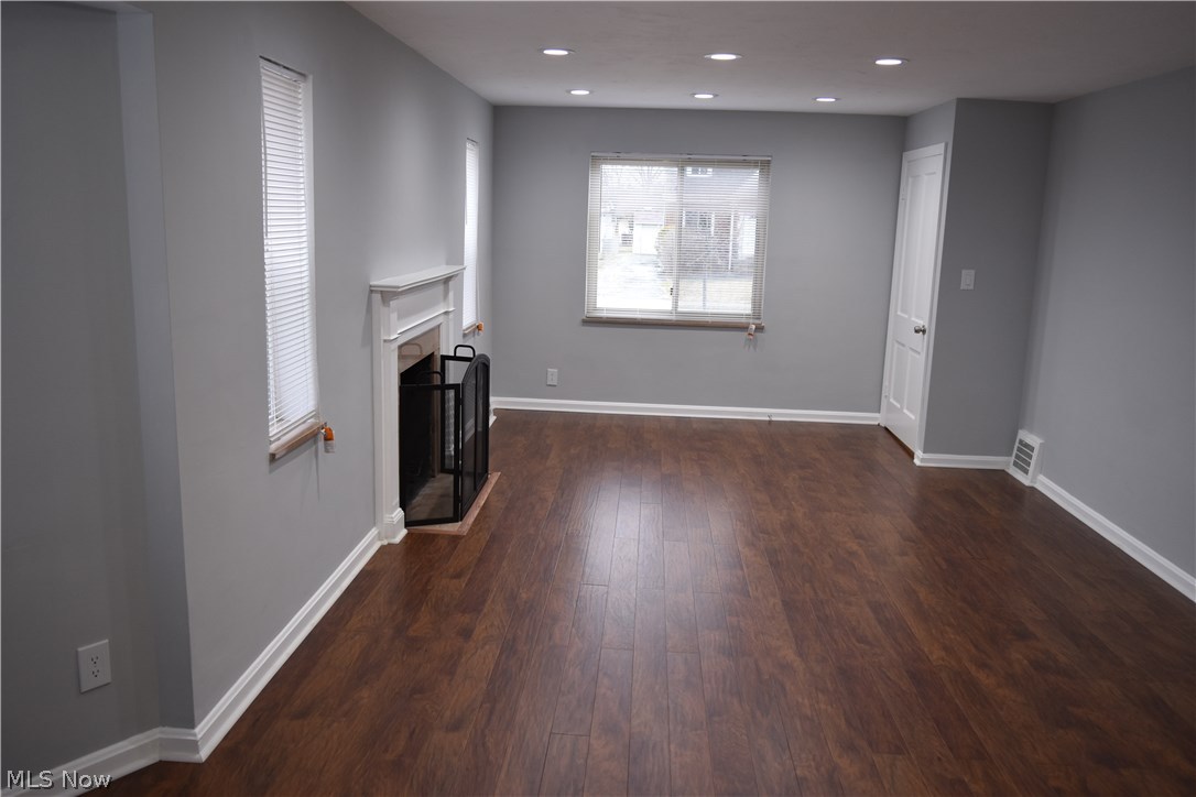 4098 Ellison Road South Euclid, OH 44121 - Photo 4 of 22 Gallery Image 4