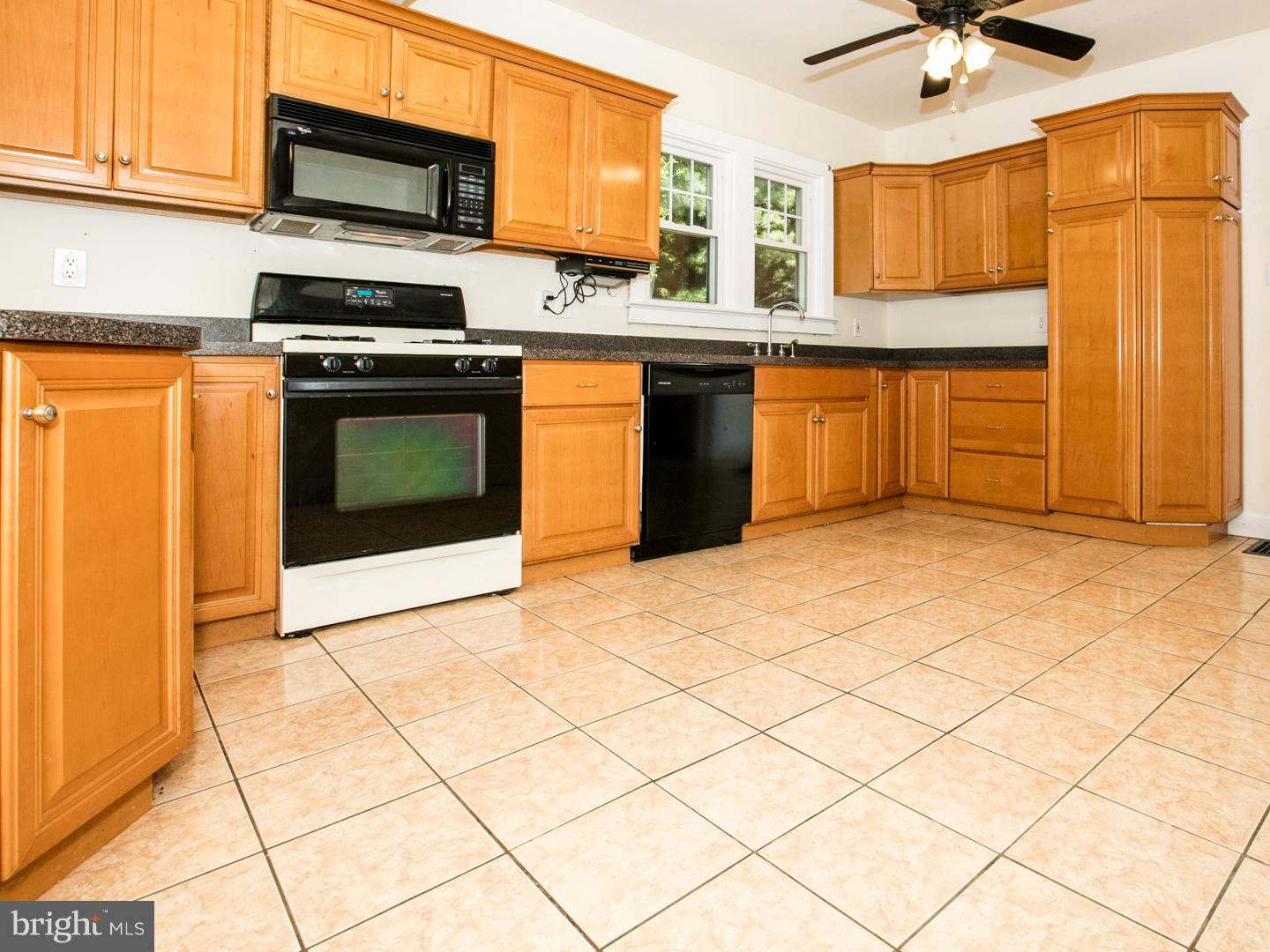 48 Lafayette Road Audubon, NJ 08106 - Photo 6 of 24 Gallery Image 6