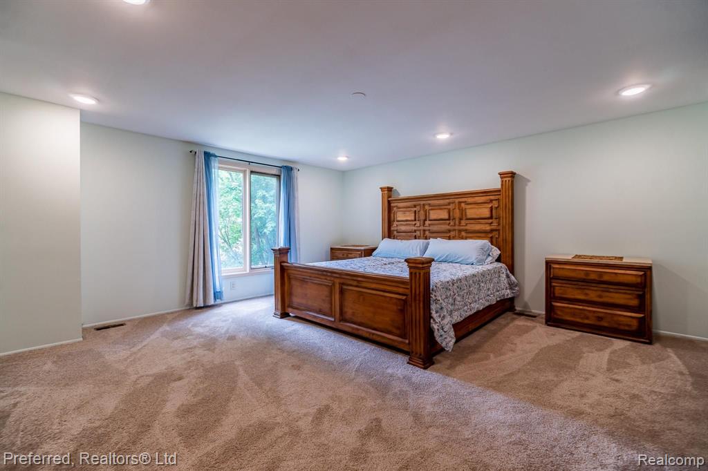 30210 High Valley Road Farmington Hills, MI 48331 - Photo 29 of 40