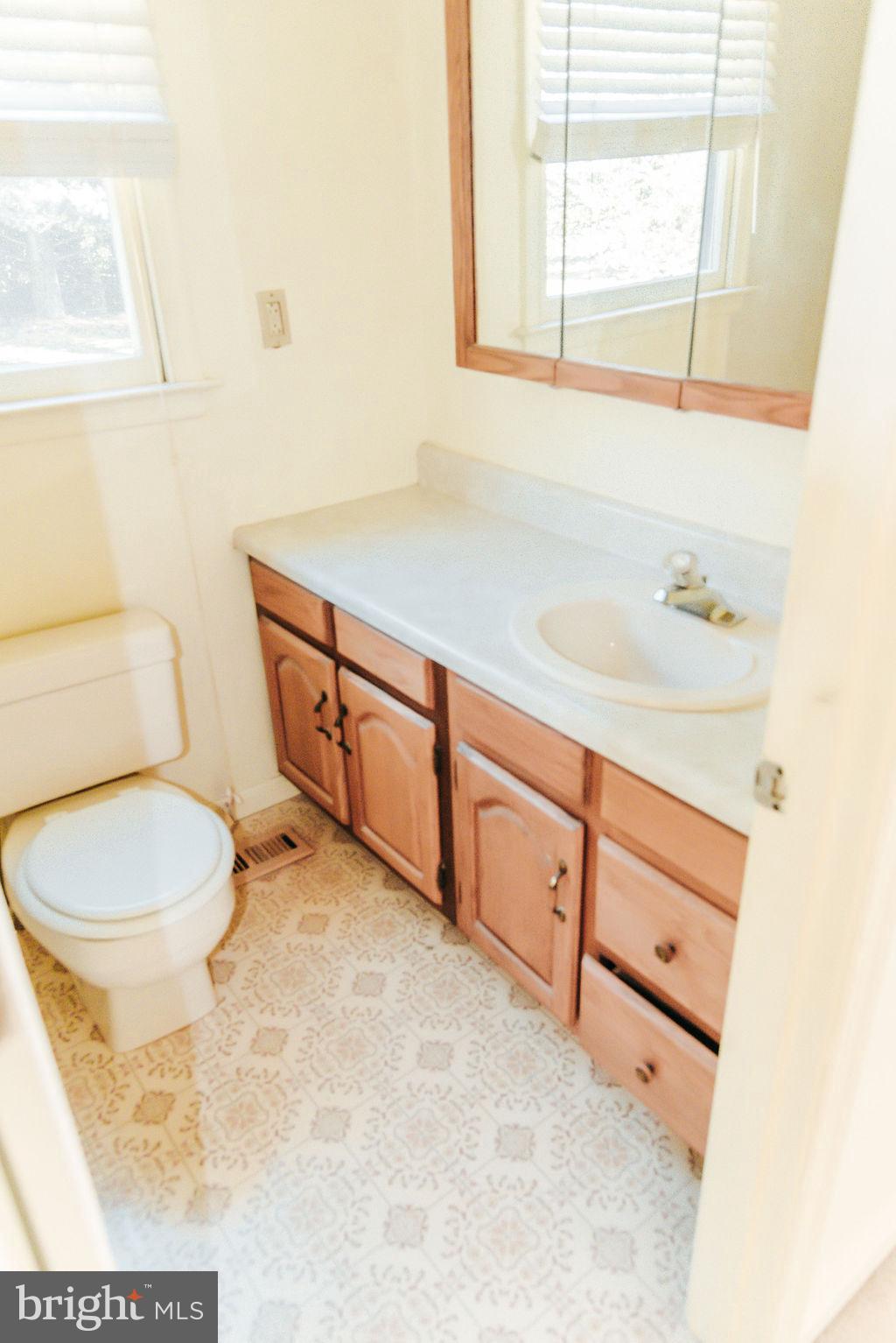 21128 Sparta Road Milford, VA 22514 - Photo 31 of 48 master bath