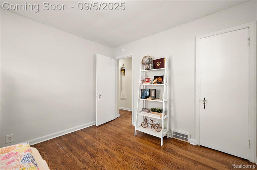 2151 Hawthorne Road Grosse Pointe Woods, MI 48236 - Photo 22 of 38