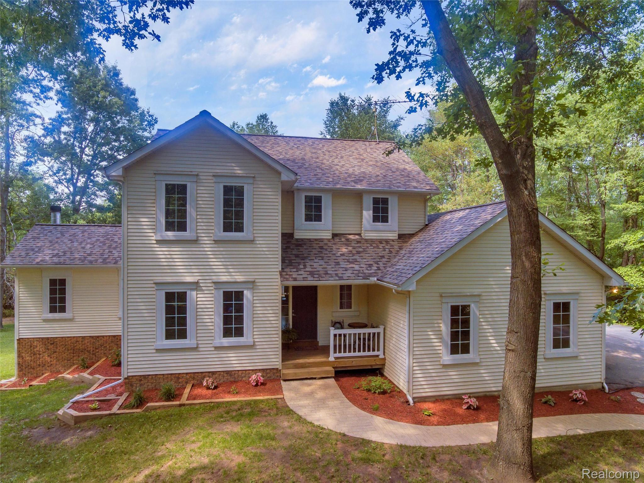 3030 West Allen Road Howell, MI 48855 - Photo 1 of 58 3030 West Allen Drive - HD Drone Photography-46.jpg