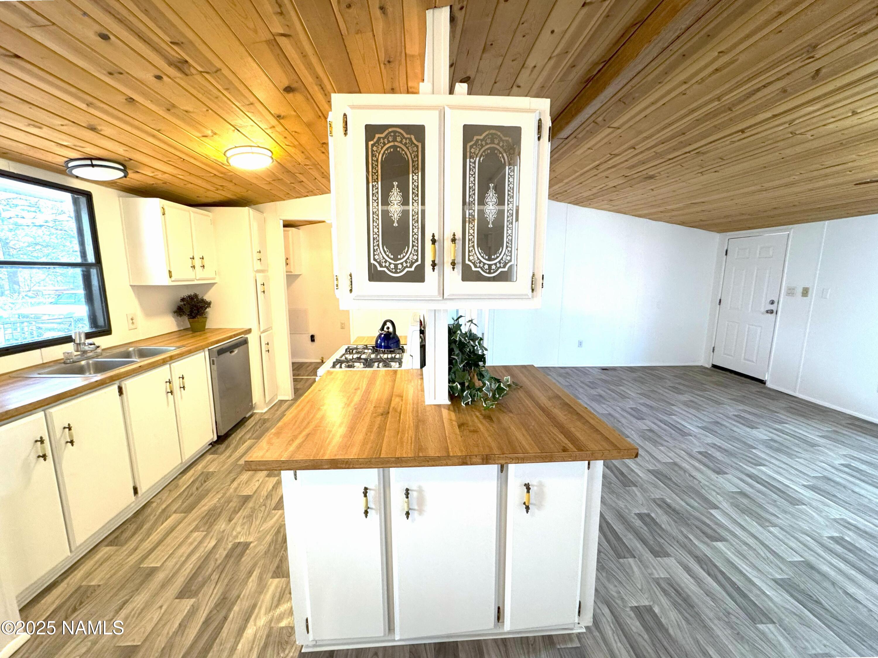 3258 Mesa Trail Flagstaff, AZ 86005 - Photo 12 of 35 kitchen