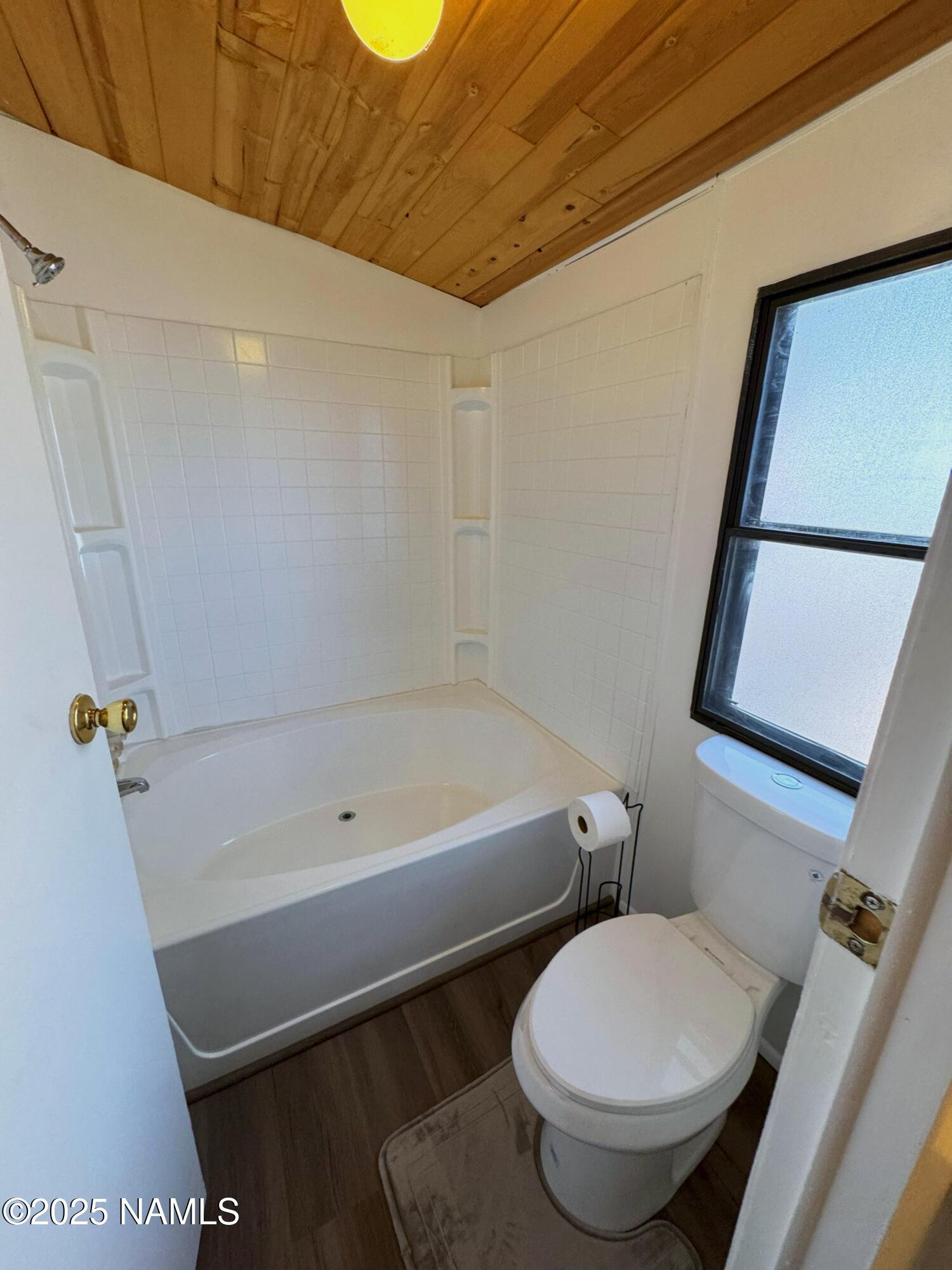 3258 Mesa Trail Flagstaff, AZ 86005 - Photo 19 of 35 primary bath