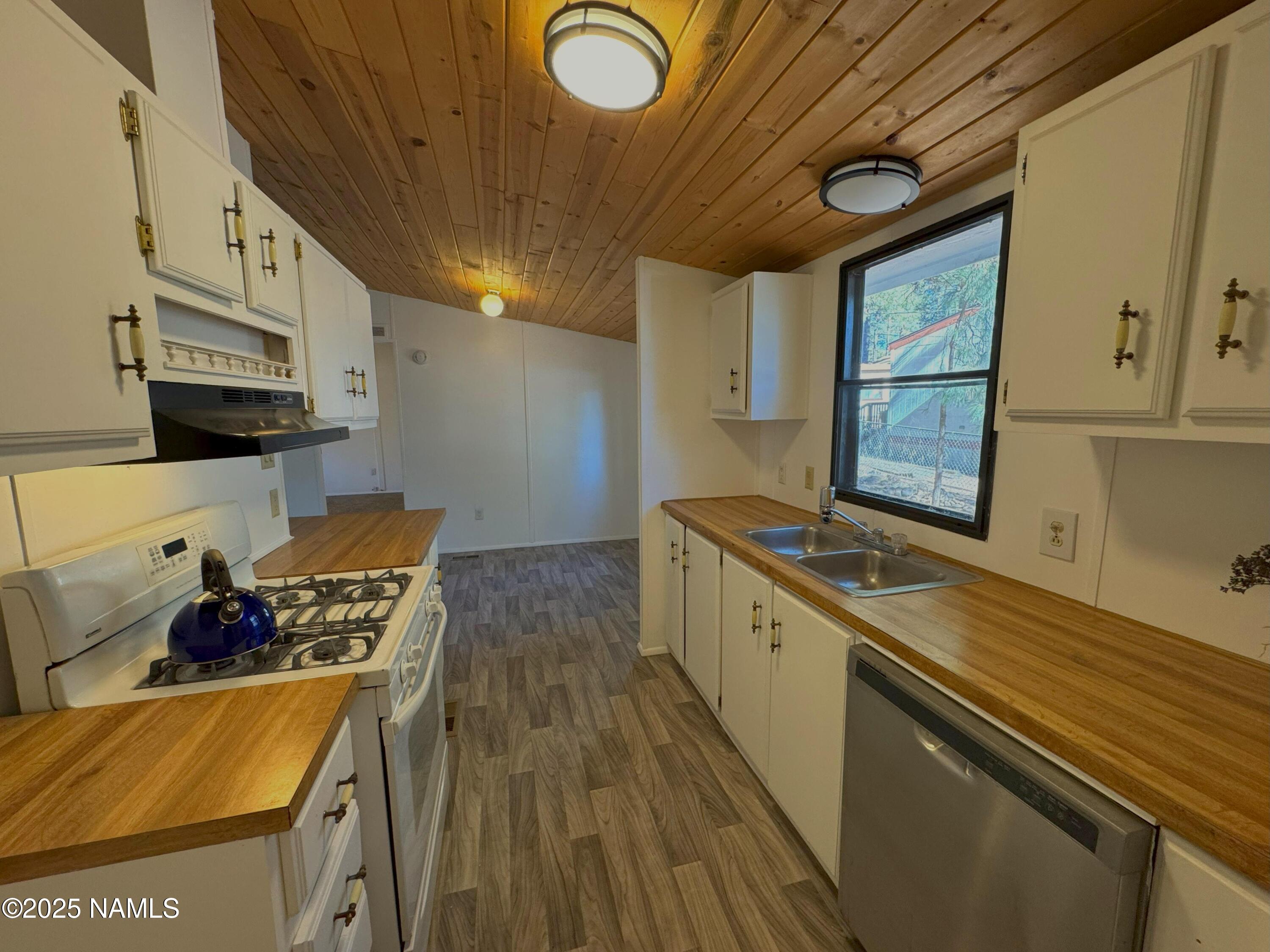 3258 Mesa Trail Flagstaff, AZ 86005 - Photo 10 of 35 kitchen5