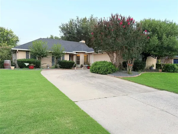 $425,000 | 7 Salida Drive, Trophy Club, TX 76262