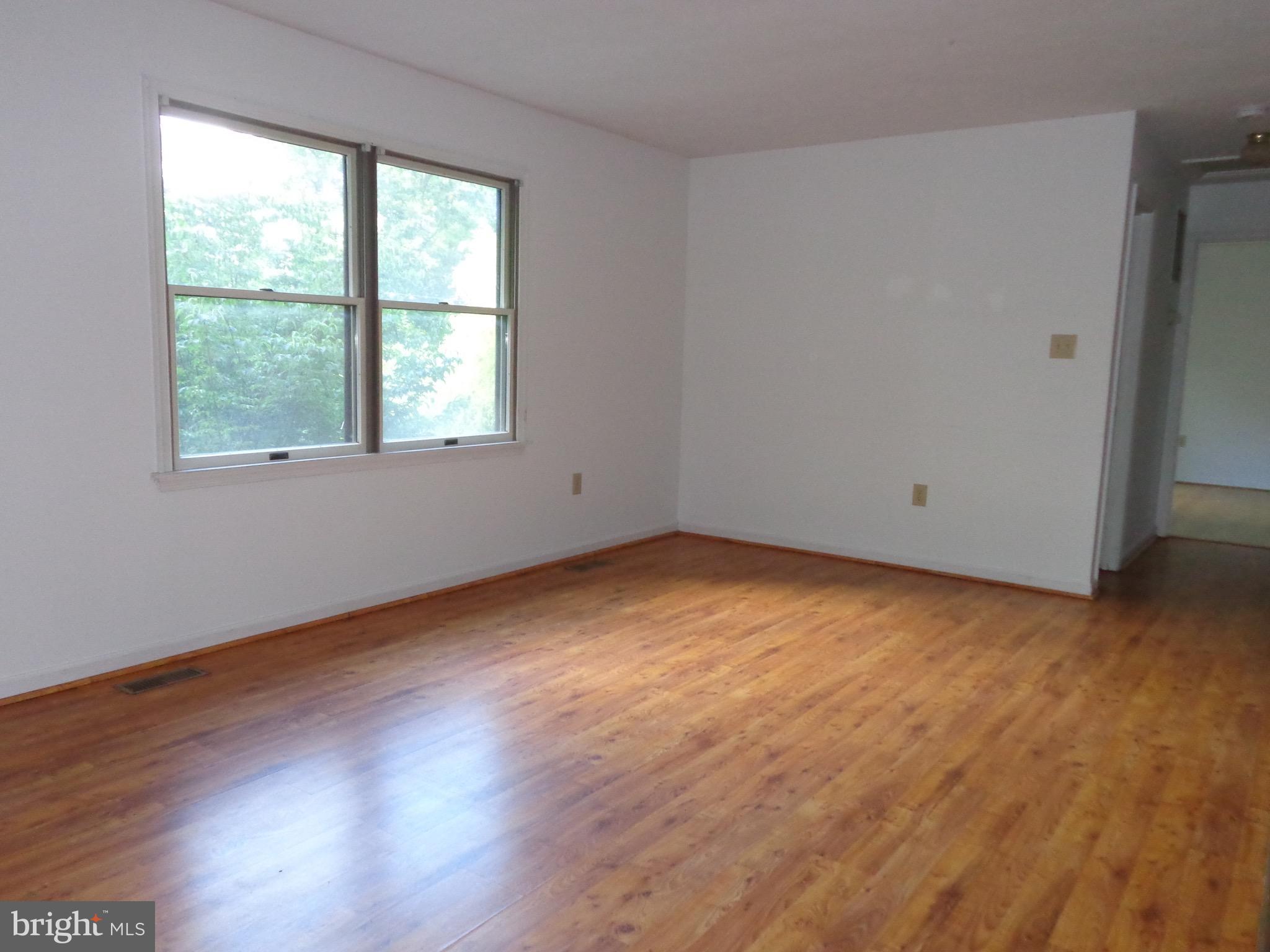 88 Long View Road Linden, VA 22642 - Photo 5 of 30 Living Room