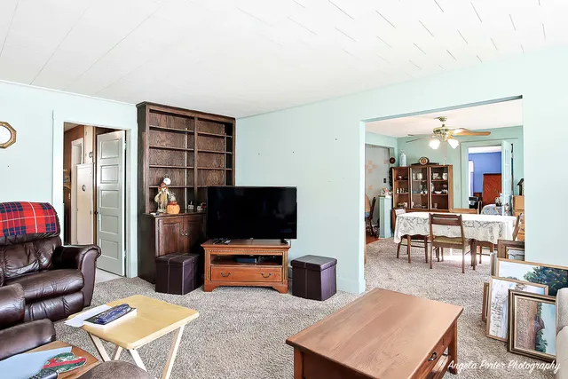 $249,900 | 814 North River Road, McHenry, IL 60051